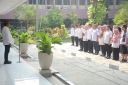 Pimpin Apel Perdana, Pjs Bupati Sidoarjo Tekankan Etos Kerja Ikhlas dan Netralitas Jelang Pilkada