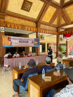 Tingkatkan Ketahanan Pangan, Pemdes Semambung Gelar Pelatihan Budikdamber