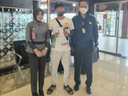 Imigrasi Surabaya Deportasi WNA Pakistan Berkedok Investor Bodong