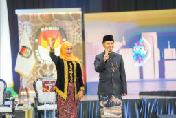 Debat Perdana: Khofifah-Emil Tampil Unggul, Sampaikan Capaian Kinerja dan Prestasi Selama Pimpim Jatim