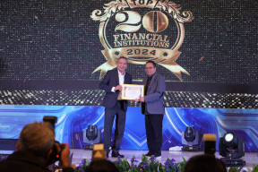 Kinerja Moncer, Bank Jatim Boyong Dua Penghargaan Sekaligus Dari The Finance
