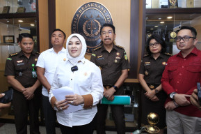 Kejati Jatim Tetapkan Tiga Tersangka Kasus Korupsi Dana Talangan Proyek Solar di Kongo