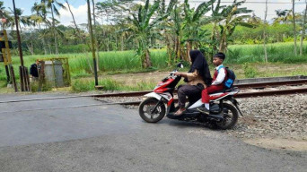 Cegah Kecelakaan, Pemkab Lumajang Tutup Jalur Lintas Kereta Api Ilegal
