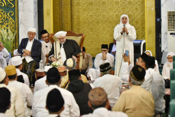Milad Masjid Al Akbar, Khofifah: Upaya Unduh Berkah Allah dan Syafaat Rosulullah SAW