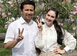 Khofifah-Risma Coblos Tak Semesra Emil
