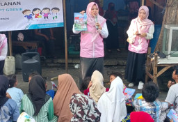 Edukasi Jaga Jarak Aman Jaringan Listrik, Srikandi PLN Tanamkan Semangat Sumpah Pemuda untuk Anak Jalanan
