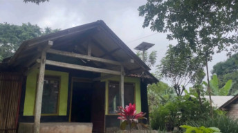 Dinas ESDM Jatim Beri Bantuan PLTS Solar Home System di Kalipuro Banyuwangi