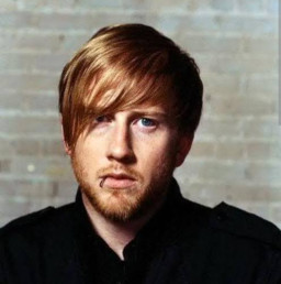 Mantan Drummer Band My Chemical Romance Ditemukan Tewas Membusuk