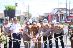 Baca juga : Kapolres Blitar Hadiri Peresmian Pengoperasian Palang Pintu dan Pos Jaga Perlintasan Kereta Api