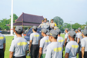 Kapolres Blitar Hadiri Apel Linmas Serentak dan Rakor Lintas Sektoral dalam Persiapan Pilkada 2024