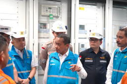 Kunjungan ke Maluku, Menteri ESDM Pastikan Listrik PLN di Indonesia Timur Andal Hadapi Nataru