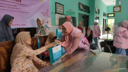 Program Sosial Sambut Tahun Baru, Srikandi PLN Jatim Ajak Anak-Anak Belanja Keperluan Sekolah