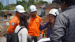 Sosialisasikan Jarak Aman Infrastruktur Listrik, PLN UIT JBM Hadirkan Sistem Transmisi Andal