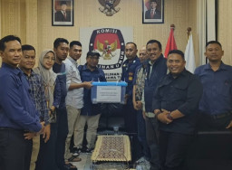 Rekap KPU Sidoarjo 2024 Tuntas, Paslon Subandi-Mimik Raih 559.878 Suara