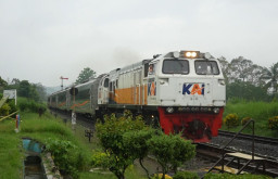 Usai Terdampak Banjir, Mobilitas Jalur KA Pohgajih-Kesamben Kembali Normal