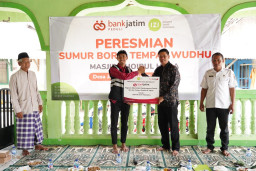 Penuhi Kebutuhan Air Bersih, Bank Jatim Sinergi Dengan IZI Untuk Program Peduli Kekeringan