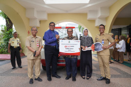 Tingkatkan Pelayanan Kesehatan, Bank Jatim Serahkan CSR Ambulance Kepada RSUD Haji Provinsi Jatim