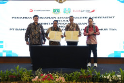Tanda Tangani Shareholder Agreement, Bank Jatim dan Bank Banten Lanjutkan Proses KUB