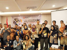 Jelang Akhir Tahun 2024, Dirut Bank Jatim Sabet Penghargaan Dari Warta Ekonomi