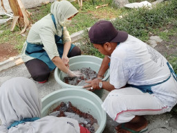 Kolaborasi Mahasiswa Indonesia dan Timor-Leste di UNUSA: Secercah Harapan Lewat Pemberdayaan ODGJ