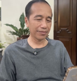 Jokowi "Mulai" Lirik Emak-emak Lewat Video Reaction
