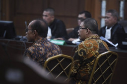 Baca juga : Bos Asuransi Jasindo Ajak Teman Sekolah, Korupsi Rp 38 M