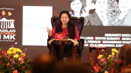 Kini, Megawati, Kemana Mana Ajak Putri Bali
