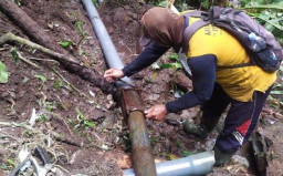 Diterjang Tanah Longsor, Ratusan Sambungan Pipa Air Rumah di Magetan Putus dan Rusak