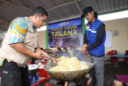 Kemensos Salurkan Bantuan Senilai Hampir 900 juta