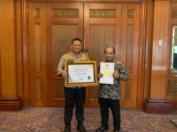 Polres Blitar Kota Terima Penghargaan dari Ombudsman Berpredikat Berkualitas Tinggi