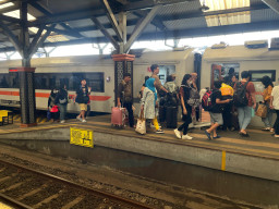 Lebih Dari 59 Ribu Tiket KA di Daop 8 Surabaya Terpesan Jelang Libur Tahun Baru 2025