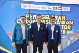 Menko AHY Wisudawan Terbaik Pascasarjana Unair Ikuti Penggelaran Bareng Renville dan Herzaky