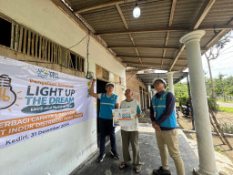 Sambut Tahun Baru 2025, PLN Sambung Listrik Gratis untuk Masyarakat Pra Sejahtera di Jatim