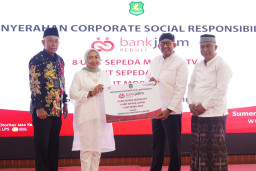 Dorong Pendapatan Pajak Hingga Pariwisata Daerah, Bank Jatim Serahkan CSR ke Pemkab Ponorogo dan Sumenep