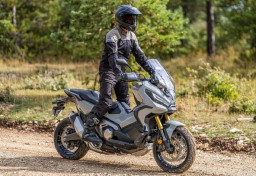 Terinspirasi Kertas Origami, Honda X-ADV 750 Dibanderol Rp 228,2 Juta