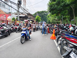 Jalan Setail Dikuasai Jukir Liar, DPRD Desak Pemkot untuk Bertindak Tegas