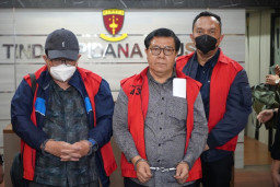 3 Hakim Tersuap, Cari Selamat Sendiri-sendiri