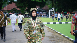 Wali Kota Kediri Vinanda Prameswati Curi Perhatian di Lokasi Pemberangkatan Retret Magelang