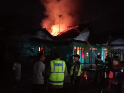 Rumah Kepala Sekolah SD Terbakar di Blitar, Uang Tunai Rp 100 Juta Ikut Hangus