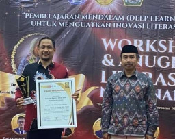 Kadisdik Sumenep Diganjar Penghargaan Pejabat Penggiat Literasi Nasional 2025