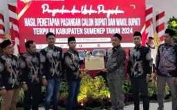 KPU Serahkan SK Penetapan Hasil Pilkada Sumenep 2024