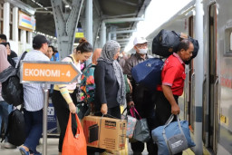 Masa Angkut Lebaran 2025, KAI Daop Madiun Operasikan 242 Perjalanan KA