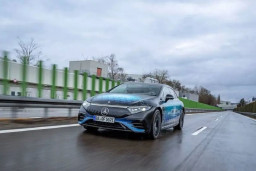 Mercedes-Benz Sukses Uji Baterai Solid-State Model EQS Dimodifikasi di Jalan Raya
