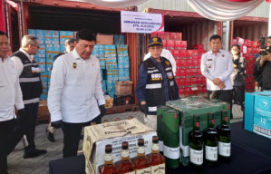 Barang Selundupan Rp480,7 miliar, Dibongkar di Surabaya