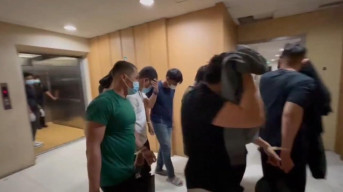 Gay Jakarta, Berpesta Seks Sejenis, Gunakan Stiker