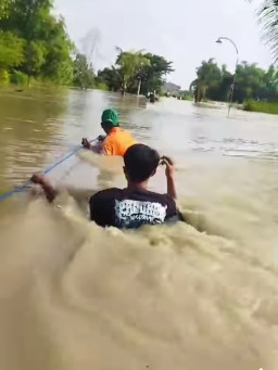 Luapan Kali Lamong Mulai Menggenangi Benjeng dan Balongpanggang