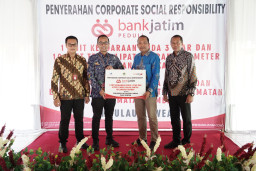 Tingkatkan Ekonomi Masyarakat, Bank Jatim Salurkan CSR Ke Pulau Bawean