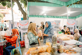 Dukung UMK Berdaya, PLN dan Rumah BUMN Blitar Gelar Bazar Ramadhan