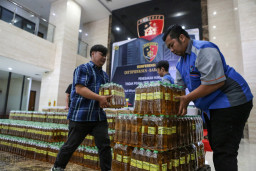 Pedagang MinyaKita di Jakarta-Solo, Diobok-obok, Surabaya Belum