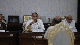 Wali Kota Eri Cahyadi Evaluasi Dishub Surabaya Soal Parkir Liar